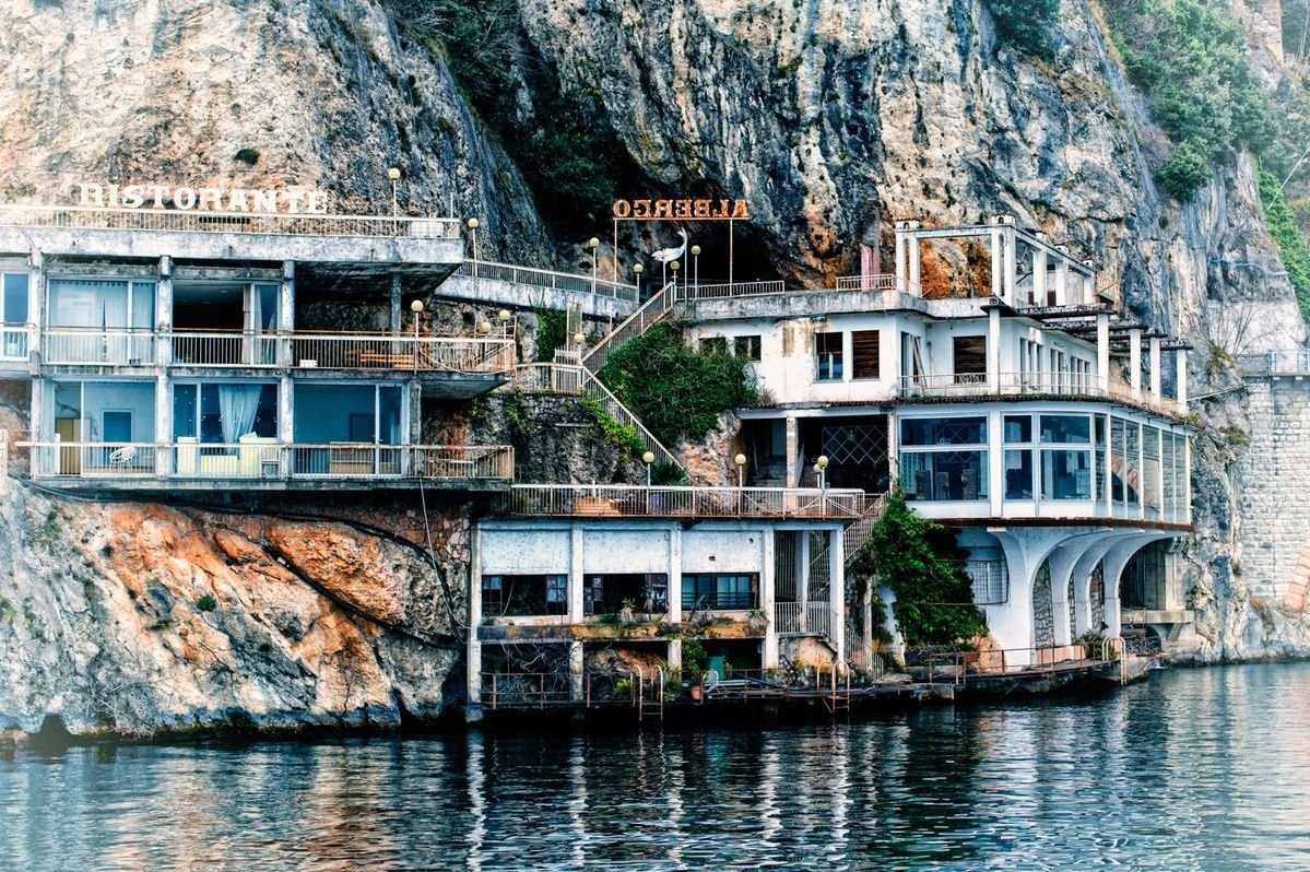 la maledizione della casa sul lago